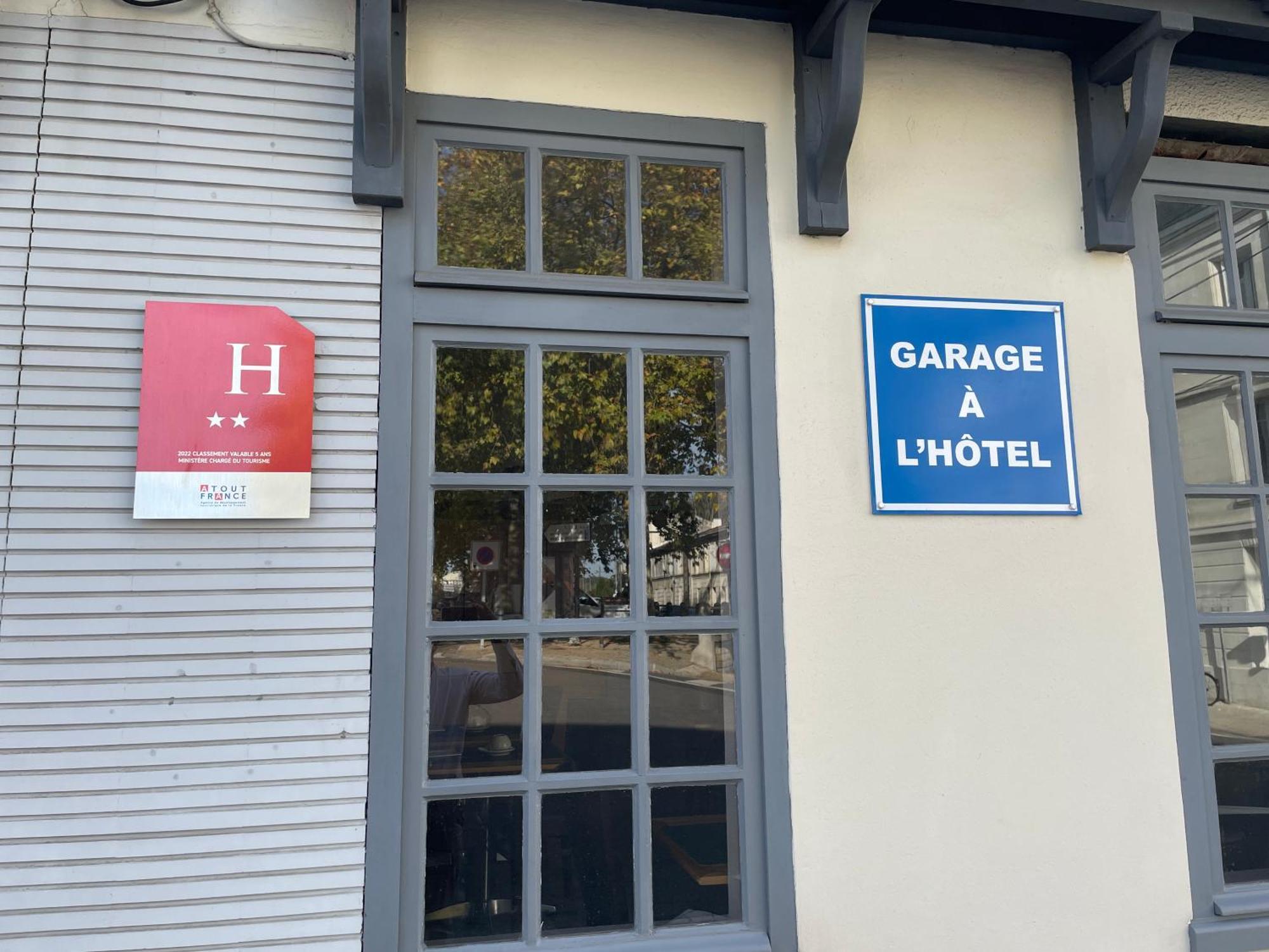 Contact De France Hotel