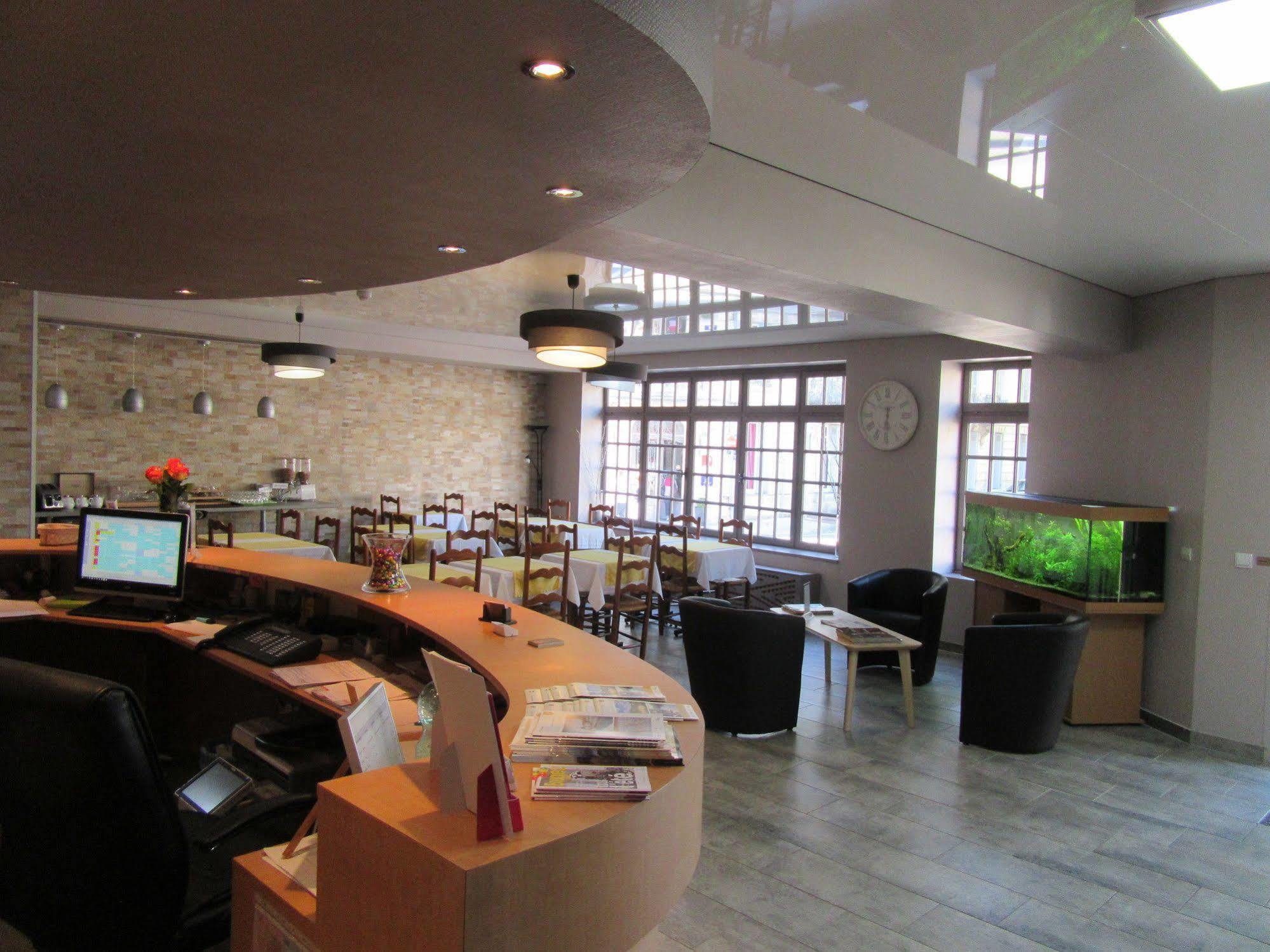 Hotel Contact De France