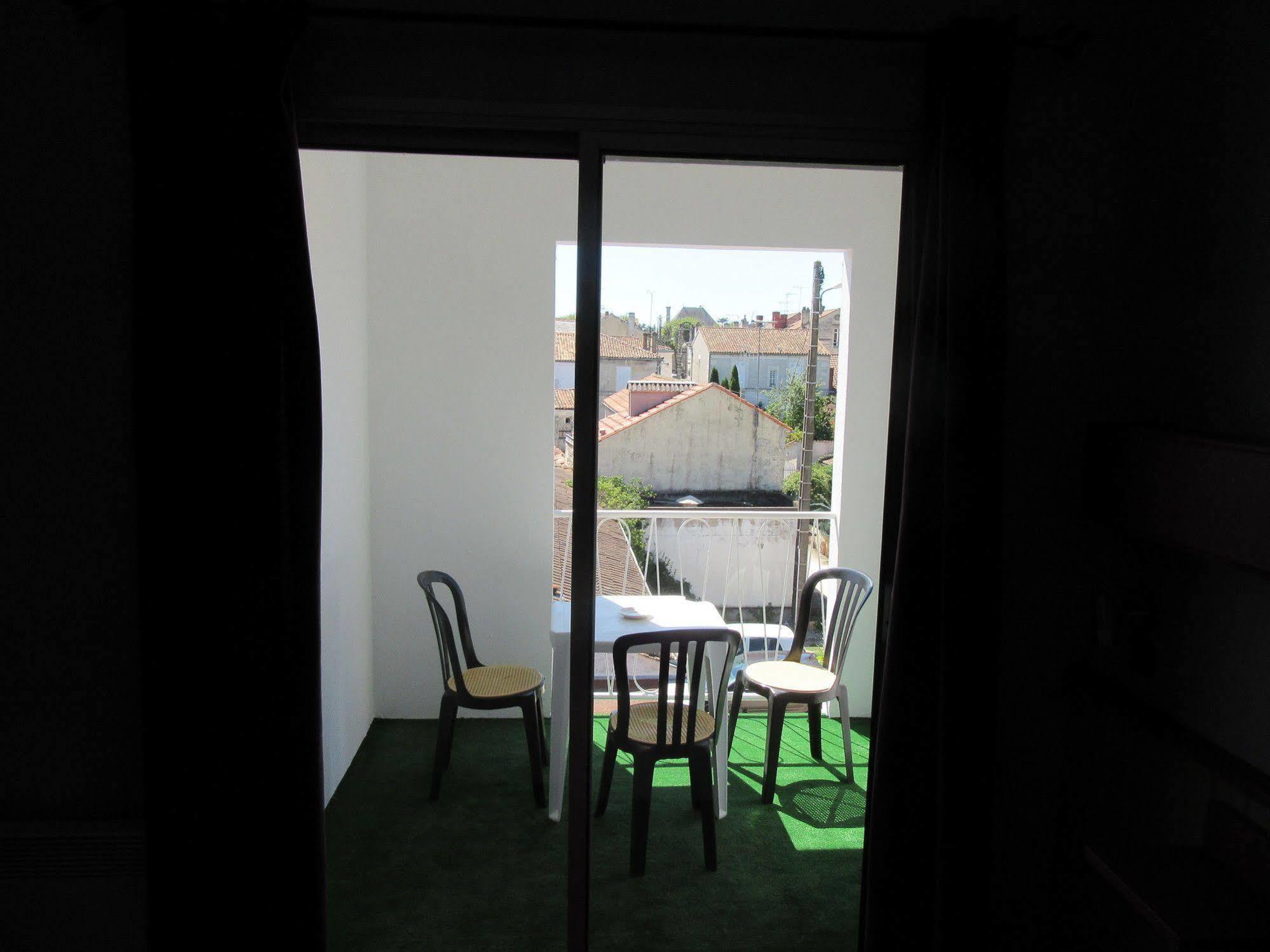 Hotel Contact De France